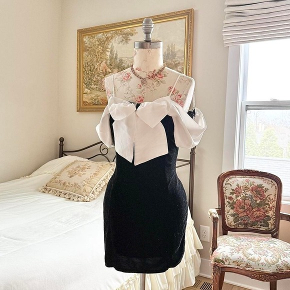 Dresses & Skirts - bow front‎ mini dress  black mini dress Fora size small